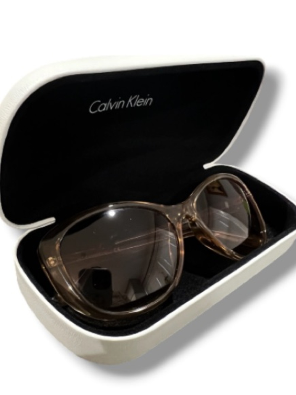 Calvin Klein Women’s Light Yellow Clear Sunglasses Shades Sunnies with hard case